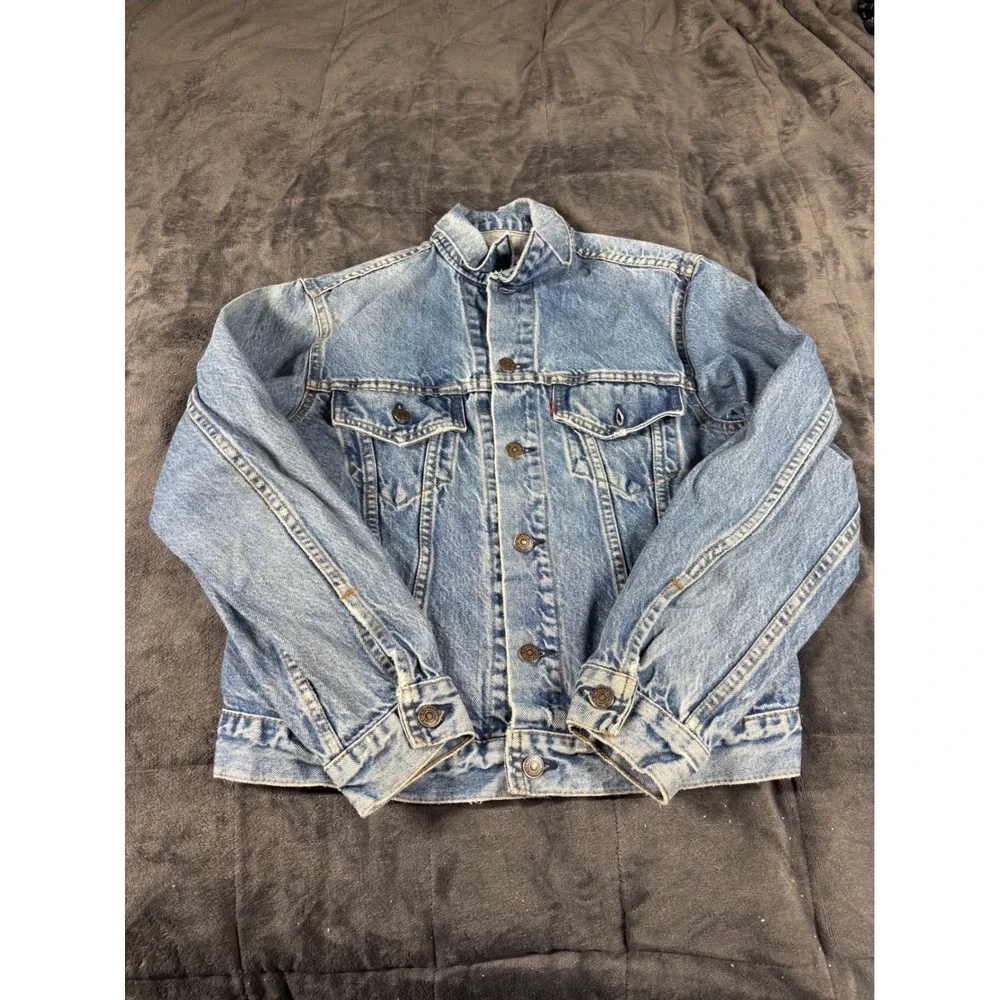 Vintage‎ Levis Denim Trucker Jacket Light Wash Distressed Blue Mens Small 6241